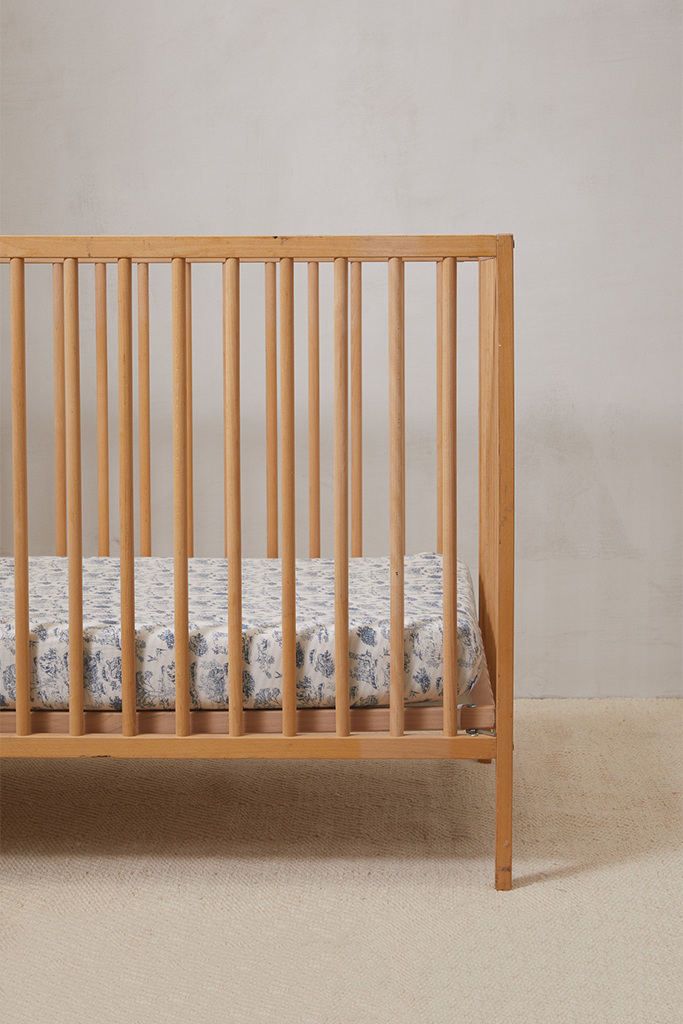 Bleu Toile Crib Sheet